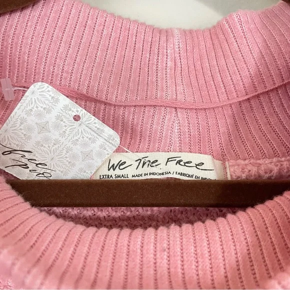 Free People She’s a Keeper Vented-Hem‎ Slouchy Tunic Sweater Pink NWT Size XS - Picture 3 of 11